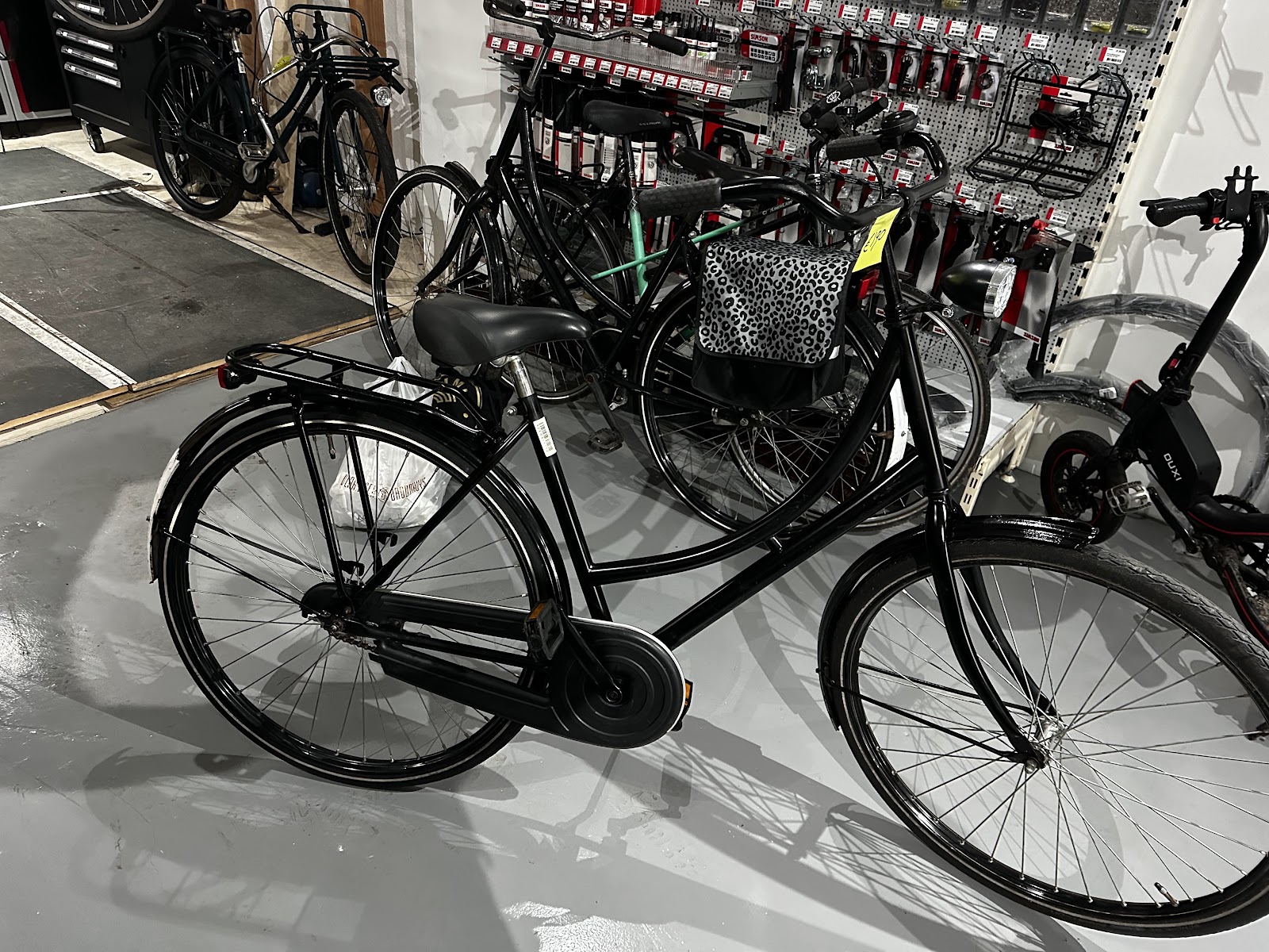 Bike shop utrecht workshop, photo 4